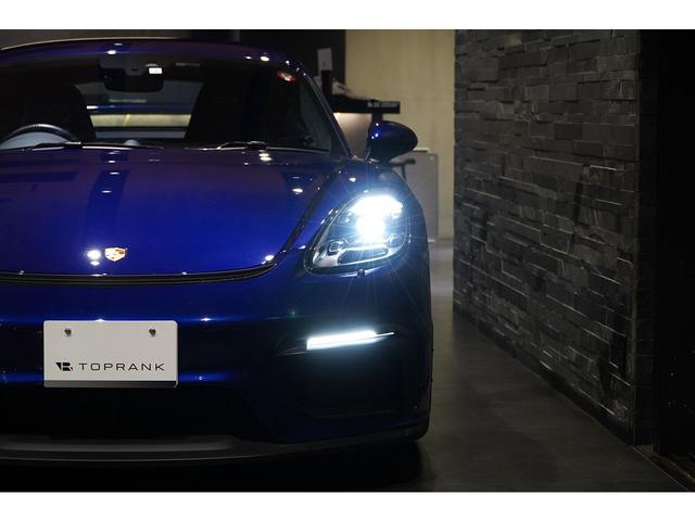 ７１８ケイマン ７１８ケイマンＧＴ４　６ＭＴ　ゲンチアンブルーメタリック　クロノＰＫＧ　ＰＤＬＳ＋付きＬＥＤヘッドライト　ＢＯＳＥサウンドシステム　シートヒーター　１オーナー（27枚目）
