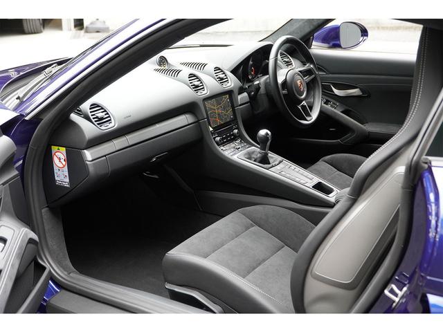 ７１８ケイマン ７１８ケイマンＧＴ４　６ＭＴ　ゲンチアンブルーメタリック　クロノＰＫＧ　ＰＤＬＳ＋付きＬＥＤヘッドライト　ＢＯＳＥサウンドシステム　シートヒーター　１オーナー（28枚目）