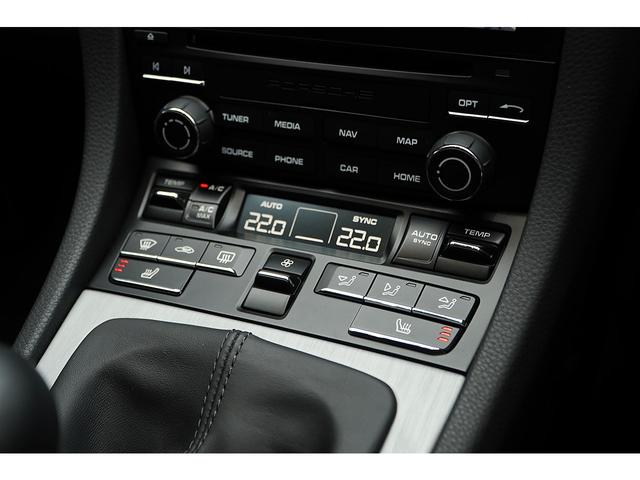 ７１８ケイマン ７１８ケイマンＧＴ４　６ＭＴ　ゲンチアンブルーメタリック　クロノＰＫＧ　ＰＤＬＳ＋付きＬＥＤヘッドライト　ＢＯＳＥサウンドシステム　シートヒーター　１オーナー（32枚目）