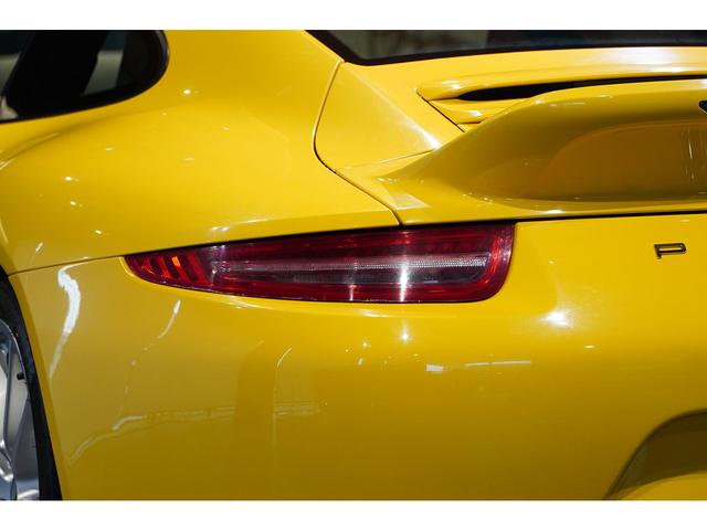 ９１１ ９１１カレラＳ　ＰＤＫ　レーシングイエロー　スポーツデザインＰＫＧ　スポーツクロノＰＫＧ　ＰＡＳＭスポーツシャシー　スポーツデザインステア　シートヒーター（18枚目）