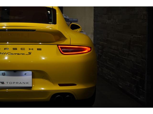 ９１１ ９１１カレラＳ　ＰＤＫ　レーシングイエロー　スポーツデザインＰＫＧ　スポーツクロノＰＫＧ　ＰＡＳＭスポーツシャシー　スポーツデザインステア　シートヒーター（21枚目）
