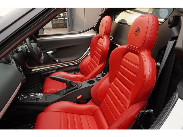 ４Ｃスパイダー ベースグレード　スポーツＰＫＧ　レザーＰＫＧ　レッドレザーインテリア　ブラックソフトトップＦ：１８／Ｒ：１９インチＡＷ　レッドブレーキキャリパー　スポーツエキゾースト（12枚目）
