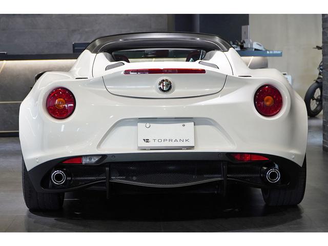 ４Ｃスパイダー ベースグレード　スポーツＰＫＧ　レザーＰＫＧ　レッドレザーインテリア　ブラックソフトトップＦ：１８／Ｒ：１９インチＡＷ　レッドブレーキキャリパー　スポーツエキゾースト（17枚目）