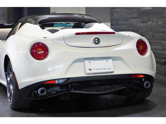 ４Ｃスパイダー ベースグレード　スポーツＰＫＧ　レザーＰＫＧ　レッドレザーインテリア　ブラックソフトトップＦ：１８／Ｒ：１９インチＡＷ　レッドブレーキキャリパー　スポーツエキゾースト（19枚目）