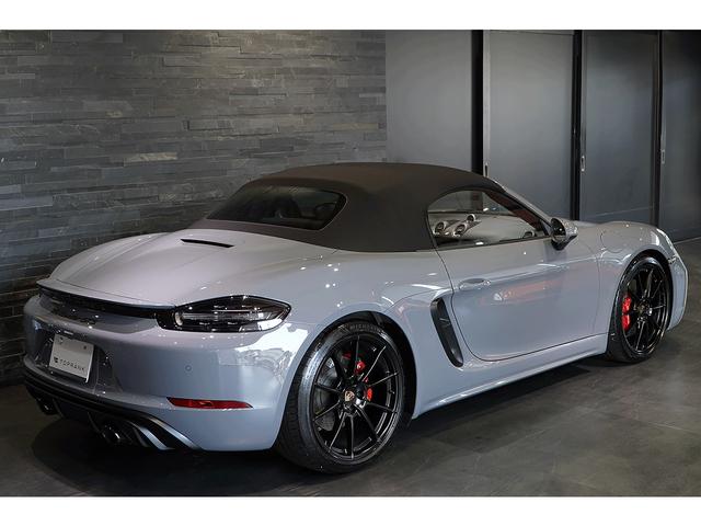 ７１８ボクスター ７１８ボクスターＧＴＳ　４．０　スポクロ　スポエグ　左ハンドル　アークティックグレー　カーボンインテリアＰＫＧ　ＰＤＬＳ＋ヘッドライト　シートヒーター　１オーナー　新車保証付き（2枚目）