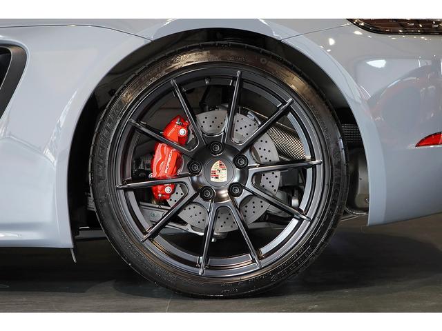 ７１８ボクスター ７１８ボクスターＧＴＳ　４．０　スポクロ　スポエグ　左ハンドル　アークティックグレー　カーボンインテリアＰＫＧ　ＰＤＬＳ＋ヘッドライト　シートヒーター　１オーナー　新車保証付き（7枚目）