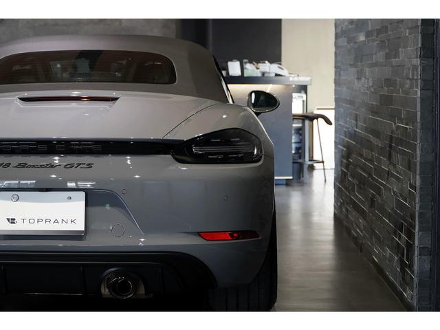 ７１８ボクスター ７１８ボクスターＧＴＳ　４．０　スポクロ　スポエグ　左ハンドル　アークティックグレー　カーボンインテリアＰＫＧ　ＰＤＬＳ＋ヘッドライト　シートヒーター　１オーナー　新車保証付き（28枚目）