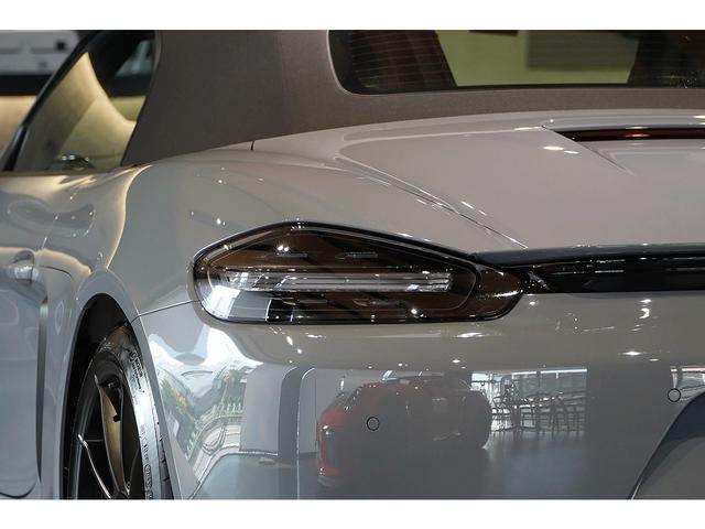７１８ボクスター ７１８ボクスターＧＴＳ　４．０　スポクロ　スポエグ　左ハンドル　アークティックグレー　カーボンインテリアＰＫＧ　ＰＤＬＳ＋ヘッドライト　シートヒーター　１オーナー　新車保証付き（30枚目）
