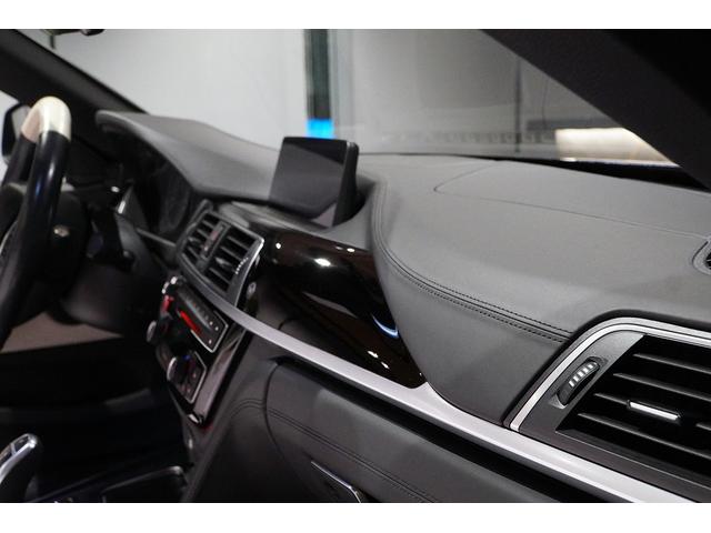 B4 Sビターボ カブリオ 左ハンドル アルピナブルー アイボリーインテリア ラヴァリナステアリング アダプティブクルーズ レイヤードサウンド(26枚目)