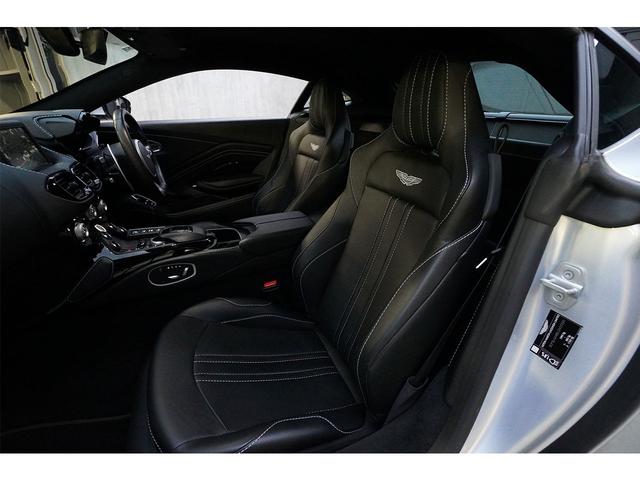 ヴァンテージ 　４．０　Ｖ８　グロスブラックパック　ヴェーンドグリル　スモークドテールライト　スポーツプラスシート　２０インチＡＷ　右ハンドル（15枚目）