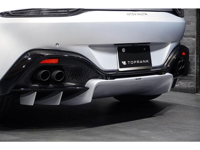 ヴァンテージ 　４．０　Ｖ８　グロスブラックパック　ヴェーンドグリル　スモークドテールライト　スポーツプラスシート　２０インチＡＷ　右ハンドル（20枚目）