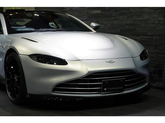 ヴァンテージ 　４．０　Ｖ８　グロスブラックパック　ヴェーンドグリル　スモークドテールライト　スポーツプラスシート　２０インチＡＷ　右ハンドル（26枚目）