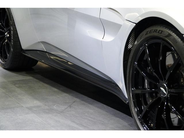 ヴァンテージ 　４．０　Ｖ８　グロスブラックパック　ヴェーンドグリル　スモークドテールライト　スポーツプラスシート　２０インチＡＷ　右ハンドル（28枚目）