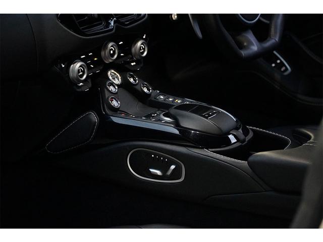 ヴァンテージ 　４．０　Ｖ８　グロスブラックパック　ヴェーンドグリル　スモークドテールライト　スポーツプラスシート　２０インチＡＷ　右ハンドル（34枚目）