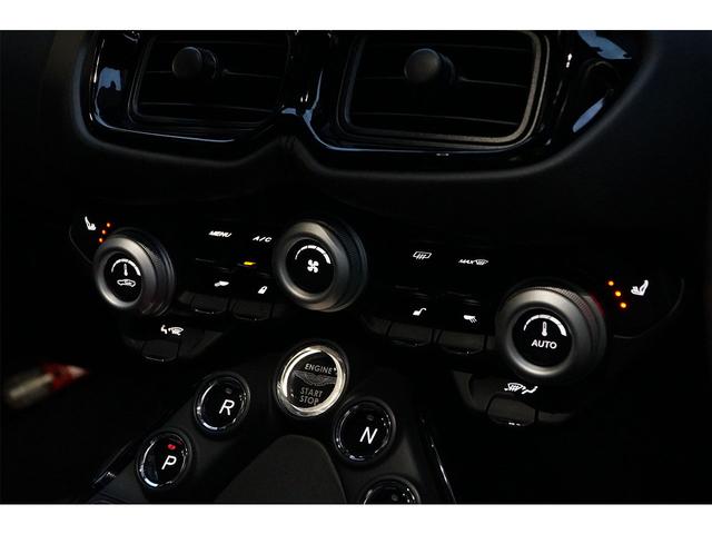 ヴァンテージ 　４．０　Ｖ８　グロスブラックパック　ヴェーンドグリル　スモークドテールライト　スポーツプラスシート　２０インチＡＷ　右ハンドル（37枚目）