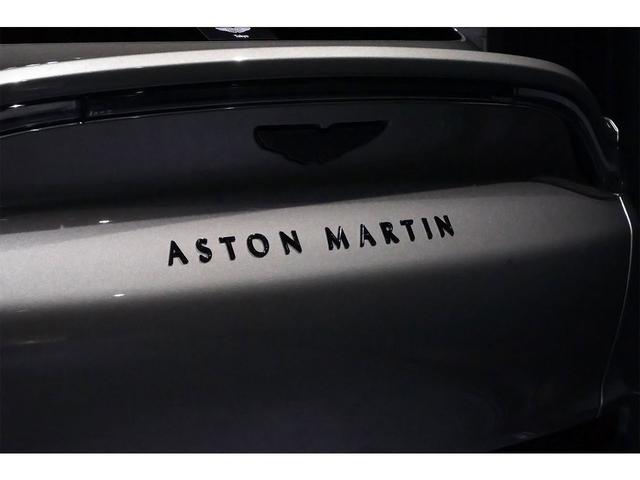 ＤＢＸ ベースグレード　「Ｑ」インテリアトリム　スポーツエキゾースト　２３インチＡＷ　ゴールドキャリパー　ステアリングヒーター　スモークテールライト（20枚目）