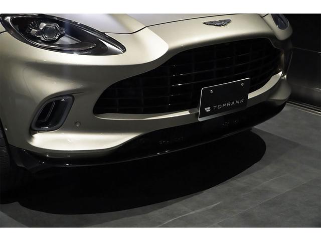 ＤＢＸ ベースグレード　「Ｑ」インテリアトリム　スポーツエキゾースト　２３インチＡＷ　ゴールドキャリパー　ステアリングヒーター　スモークテールライト（27枚目）