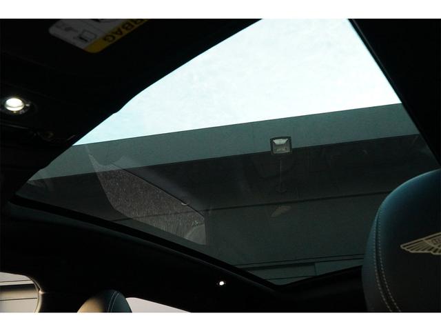 ＤＢＸ ベースグレード　「Ｑ」インテリアトリム　スポーツエキゾースト　２３インチＡＷ　ゴールドキャリパー　ステアリングヒーター　スモークテールライト（34枚目）