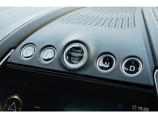 ＤＢＸ ベースグレード　「Ｑ」インテリアトリム　スポーツエキゾースト　２３インチＡＷ　ゴールドキャリパー　ステアリングヒーター　スモークテールライト（38枚目）