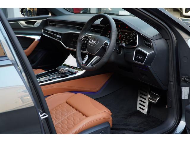 ＲＳ６アバント パフォーマンス ベースグレード　ＲＳスポーツエキゾースト　ＲＳスポーツサス＋　パノラマＳＲ　カーボン＆ブラックスタイリング　コニャック革　ワンオーナー（12枚目）