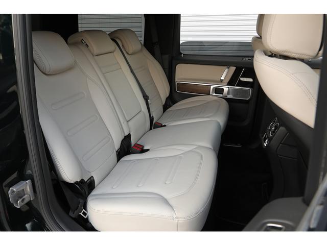 Ｇクラス Ｇ３５０ｄ　エメラルドグリーン×ベージュレザー×ウッドインテリア　ラグジュアリーＰＫＧ　アダプティブダンピングシステム　１オーナー（24枚目）