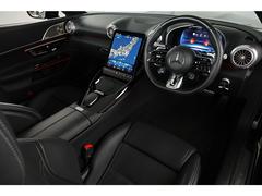 オプション装備には、運転中の視認性を高める【ヘッドアップディスプレイ】が選択されております 3