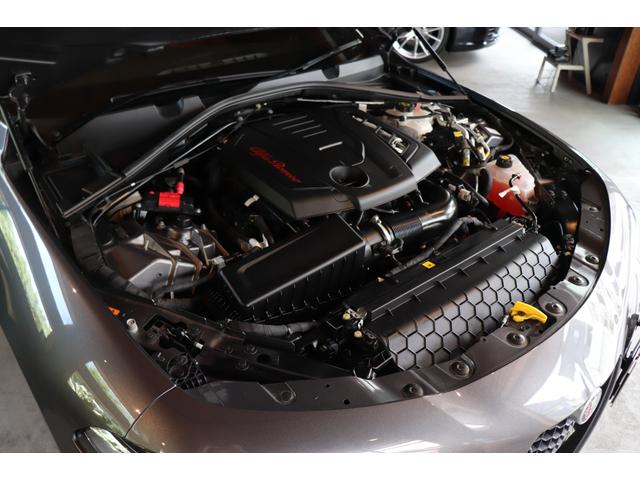 ジュリア ヴェローチェ　パドルシフト　ステアリングヒーター　ＡＣＣ　ＢＳＭ　ＬＫＡ　赤革　シートヒーター　ナビ　ＥＴＣ　Ｂカメラ　コーナーセンサー　ハーマンカードン　前後ドラレコ　ワイヤレスチャージ　１９ＡＷ（7枚目）