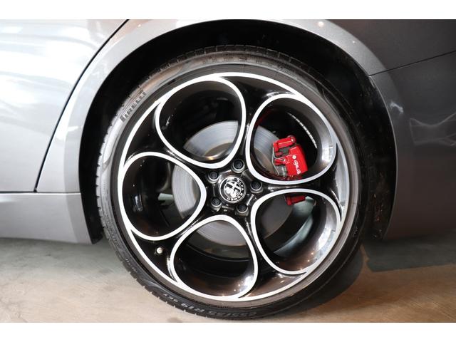 ジュリア ヴェローチェ　パドルシフト　ステアリングヒーター　ＡＣＣ　ＢＳＭ　ＬＫＡ　赤革　シートヒーター　ナビ　ＥＴＣ　Ｂカメラ　コーナーセンサー　ハーマンカードン　前後ドラレコ　ワイヤレスチャージ　１９ＡＷ（39枚目）
