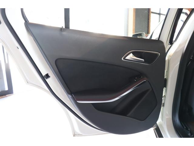 ＧＬＡクラス ＧＬＡ１８０　スポーツ　キーレスゴー　レーダーセーフティ　パドルシフト　ハーフレザー　シートヒーター　ナビ　地デジ　ＥＴＣ　バックカメラ　コーナーセンサー　ドラレコ　パワーテールゲート　１８ＡＷ（47枚目）