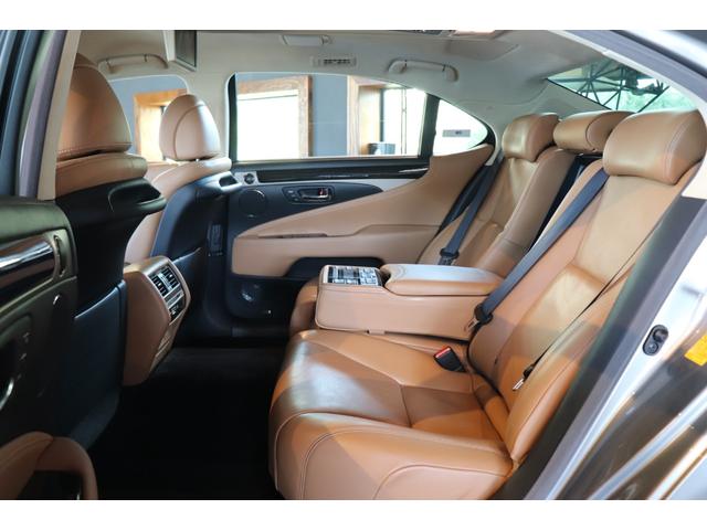 ＬＳ ＬＳ４６０Ｌ　ブラウンレザー　後席モニター　ドラレコ　ＬＫＡ　ＢＳＭ　ステアリングヒーター　全席シートヒーター　全席ベンチレーション　ナビ　地デジ　ＥＴＣ　バックカメラ　コーナーセンサー　オートトランクリッド（10枚目）