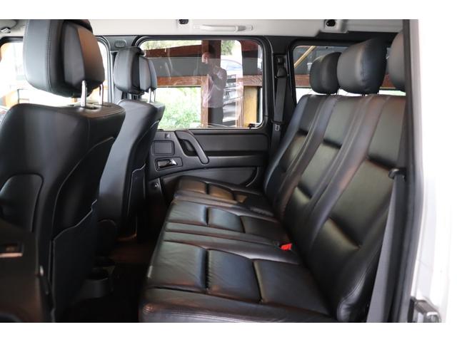 Ｇクラス Ｇ３５０ｄ　ラグジュアリーＰＫＧ　ＳＲ　レーダーセーフティ　黒革　前後席シートヒーター　ＡｐｐｌｅＣａｒＰｌａｙ　地デジ　ｈａｒｍａｎｋａｒｄｏｎサウンド　バックカメラ　コーナーセンサー　ドラレコ（10枚目）