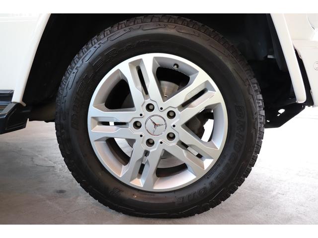 Ｇクラス Ｇ３５０ｄ　ラグジュアリーＰＫＧ　ＳＲ　レーダーセーフティ　黒革　前後席シートヒーター　ＡｐｐｌｅＣａｒＰｌａｙ　地デジ　ｈａｒｍａｎｋａｒｄｏｎサウンド　バックカメラ　コーナーセンサー　ドラレコ（39枚目）