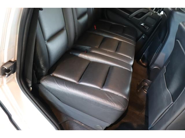 Ｇクラス Ｇ３５０ｄ　ラグジュアリーＰＫＧ　ＳＲ　レーダーセーフティ　黒革　前後席シートヒーター　ＡｐｐｌｅＣａｒＰｌａｙ　地デジ　ｈａｒｍａｎｋａｒｄｏｎサウンド　バックカメラ　コーナーセンサー　ドラレコ（51枚目）