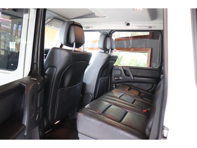 Ｇクラス Ｇ３５０ｄ　ラグジュアリーＰＫＧ　ＳＲ　レーダーセーフティ　黒革　前後席シートヒーター　ＡｐｐｌｅＣａｒＰｌａｙ　地デジ　ｈａｒｍａｎｋａｒｄｏｎサウンド　バックカメラ　コーナーセンサー　ドラレコ（63枚目）