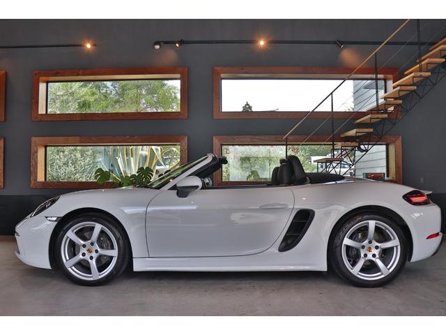 718ボクスター 718ボクスター 黒幌 パドルシフト ハーフレザー シートヒーター ナビ ETC Bカメラ コーナーセンサー レーダー探知機 ドラレコ 電動格納ドアミラー スポーツエキゾースト カラークレストセンターキャップ 19AW(6枚目)