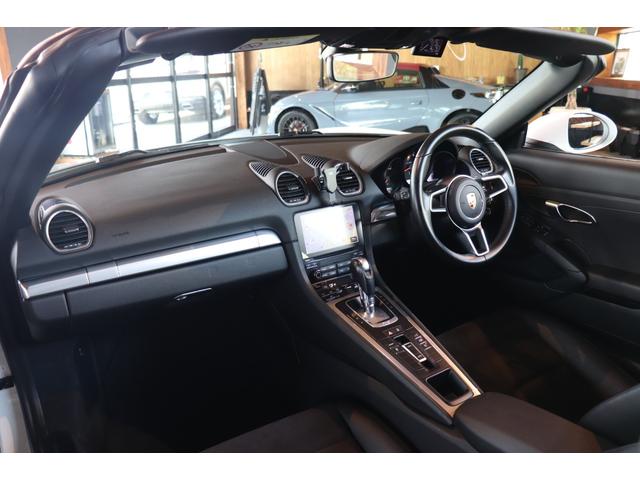 718ボクスター 718ボクスター 黒幌 パドルシフト ハーフレザー シートヒーター ナビ ETC Bカメラ コーナーセンサー レーダー探知機 ドラレコ 電動格納ドアミラー スポーツエキゾースト カラークレストセンターキャップ 19AW(8枚目)