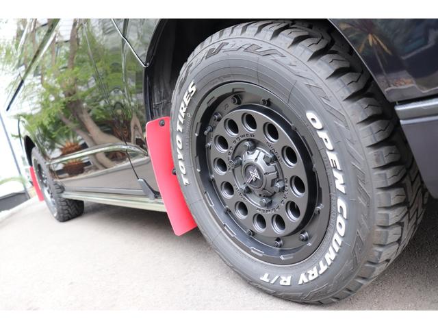 ナイトロパワー１６インチホイール／オープンカーントリーＲＴタイヤ／ＴＲＤマッドフラップ