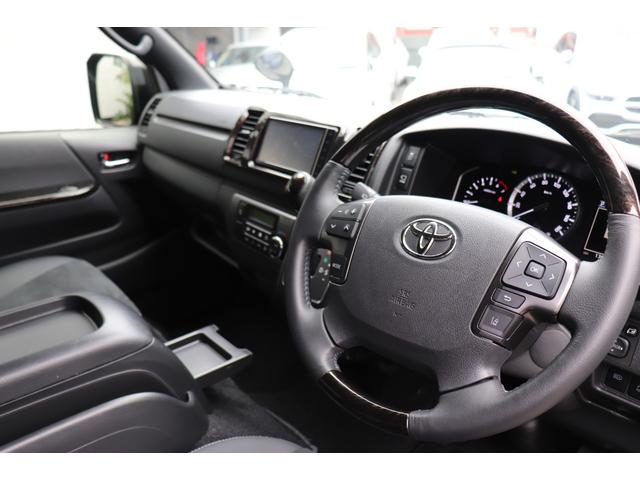 ４本スポークステアリングホイール（本革巻き＋黒木目調加飾）／プッシュスタート