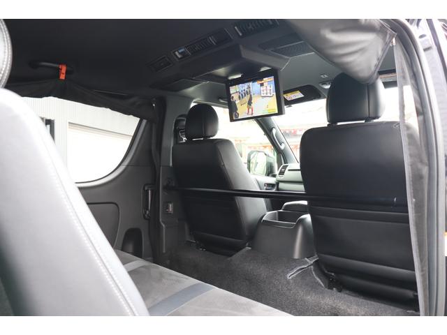 フリップダウンモニター