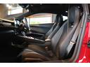 Ｖ６　ファーストエディション　マグマレッド　フルブラックパック（グロスブラック）　１２ｗａｙ電動調整式プレミアムスポーツシート　シートヒーター　ディスプレイオーディオ　ドラレコ　レッドキャリパー　２０ＡＷ（55枚目）
