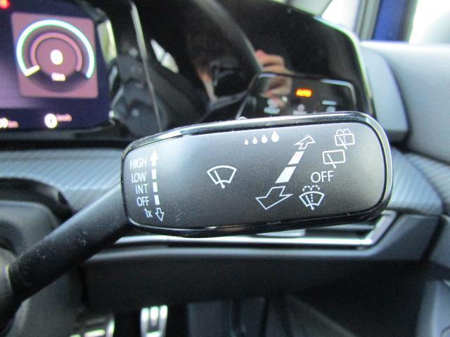 ゴルフＲ Ｒ　認定中古車／ワンオーナー／禁煙車（33枚目）