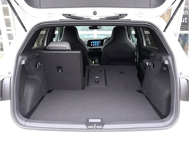 ゴルフ ＴＤＩ　Ｒライン　プラチナムエディション　認定中古車　Ｇｏｌｆ　ＴＤＩ　Ｒ－Ｌｉｎｅ　Ｐｕｒａｔｉｎａｍｕ　Ｅｄｉｔｉｏｎ　オリックスホワイトマザーオブパールエフェクト　１オーナー　禁煙車　純正ナビ（ディスカバー・プロ）　ＥＴＣ　ＡＣＣ　ＢＣ（18枚目）