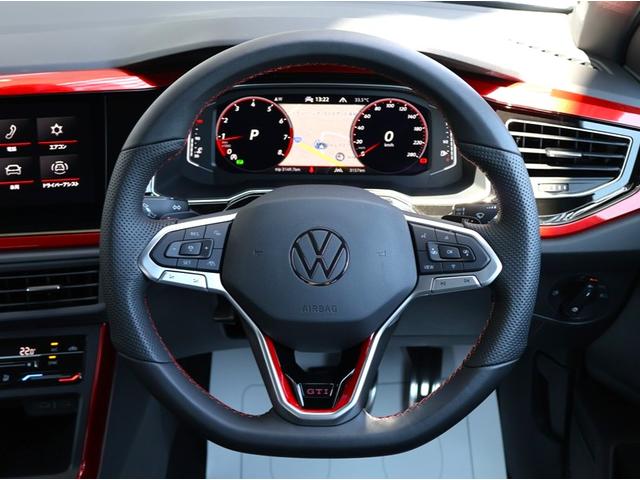 ポロＧＴＩ ベースグレード　認定中古車　正規ディーラー　Ｐｏｌｏ　ＧＴＩ　スモーキーグレーメタリック　禁煙車　新車保証継承　純正ナビ（ディスカバー・プロ）　ＥＴＣ　ＡＣＣ　ＬＥＤヘッドライト　ＧＴＩ専用エクステリア（22枚目）