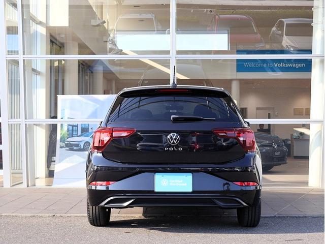 ポロ TSIアクティブ 認定中古車、買取り車、認定中古車保証付、ワンオーナー、禁煙車、純正ナビ、ETC、バックカメラ、LEDヘッドライト、Bluetooth(8枚目)