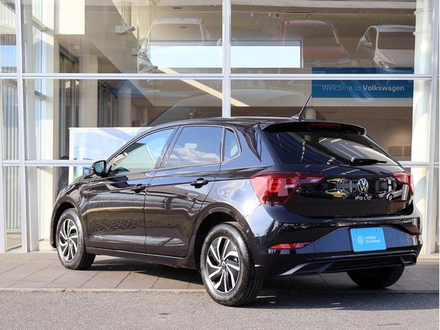 ポロ TSIアクティブ 認定中古車、買取り車、認定中古車保証付、ワンオーナー、禁煙車、純正ナビ、ETC、バックカメラ、LEDヘッドライト、Bluetooth(9枚目)