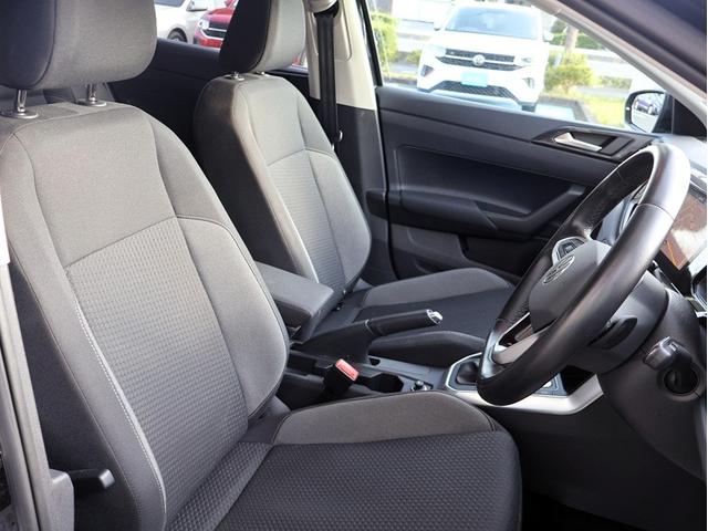 ポロ TSIアクティブ 認定中古車、買取り車、認定中古車保証付、ワンオーナー、禁煙車、純正ナビ、ETC、バックカメラ、LEDヘッドライト、Bluetooth(30枚目)