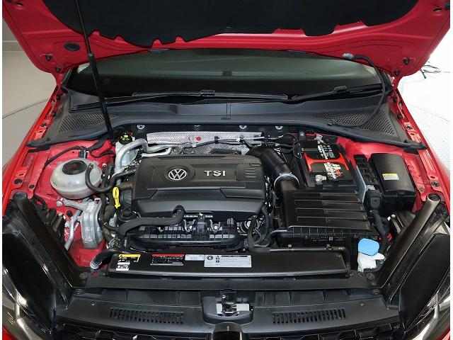 ゴルフオールトラック ＴＳＩ　４モーション　認定中古車　Ｃｅｒｔｉｆｉｅｄ　Ｐｒｅ－ｏｗｎｅｄ　禁煙車　ワンオーナー　１．８ＴＳＩ　６速ＤＳＧ　４Ｍｏｔｉｏｎ　デジタルメータークラスター　電動パーキングブレーキ　純正インフォテイメントシステム（3枚目）