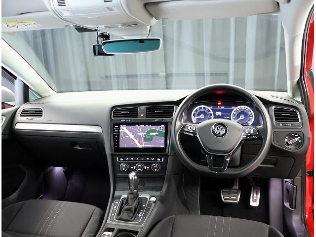 ゴルフオールトラック ＴＳＩ　４モーション　認定中古車　Ｃｅｒｔｉｆｉｅｄ　Ｐｒｅ－ｏｗｎｅｄ　禁煙車　ワンオーナー　１．８ＴＳＩ　６速ＤＳＧ　４Ｍｏｔｉｏｎ　デジタルメータークラスター　電動パーキングブレーキ　純正インフォテイメントシステム（9枚目）