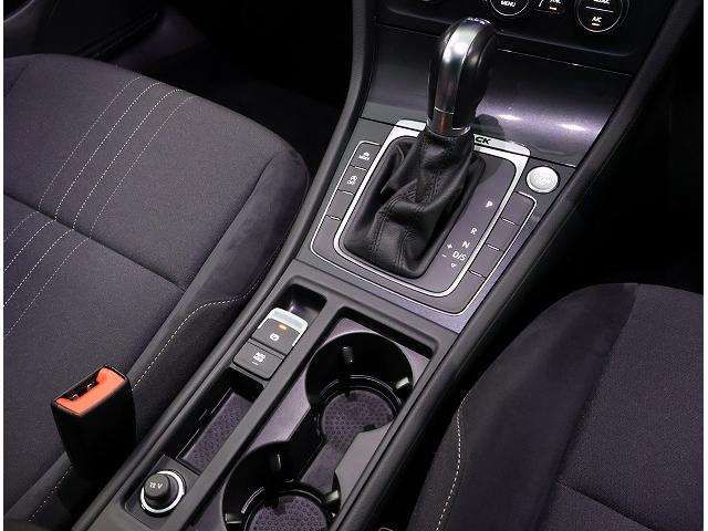 ゴルフオールトラック ＴＳＩ　４モーション　認定中古車　Ｃｅｒｔｉｆｉｅｄ　Ｐｒｅ－ｏｗｎｅｄ　禁煙車　ワンオーナー　１．８ＴＳＩ　６速ＤＳＧ　４Ｍｏｔｉｏｎ　デジタルメータークラスター　電動パーキングブレーキ　純正インフォテイメントシステム（17枚目）