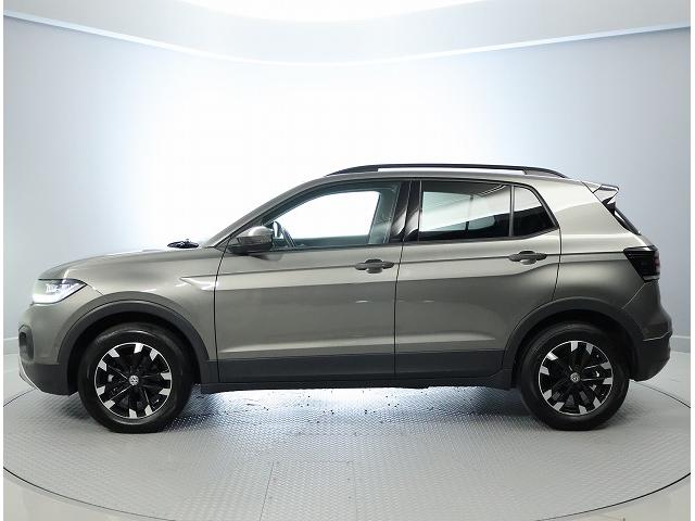 Ｔ－クロス ＴＳＩ　１ｓｔ　認定中古車　Ｃｅｒｔｉｆｉｅｄ　Ｐｒｅ－ｏｗｎｅｄ　禁煙車　ワンオーナー　１．０ＴＳＩ　７速ＤＳＧ　純正インフォテイメントシステム　アルミホイール　バックカメラ　アダプティブクルーズコントロール（6枚目）